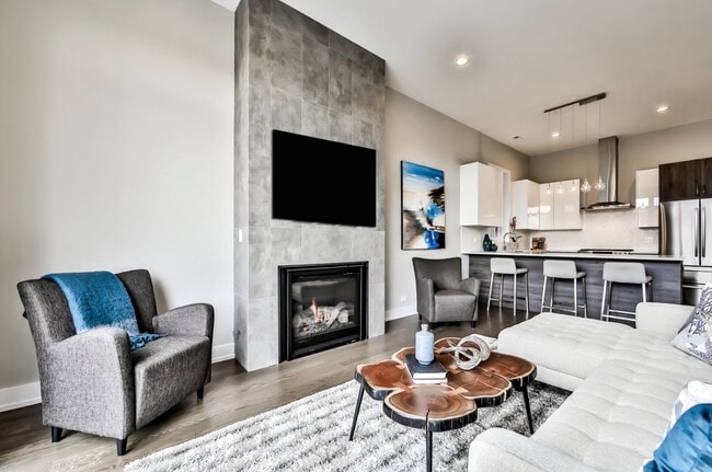 Photo - 815 N Paulina St Unit 2S