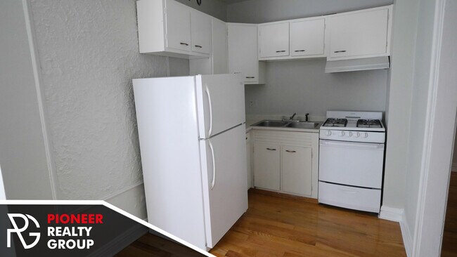 Photo - 1350 N Dearborn St
