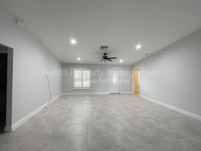 Photo - 1535 Argosy Rd