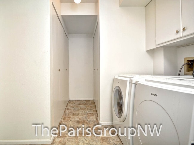 Photo - Beautiful 1622sf Kirkland Townhome