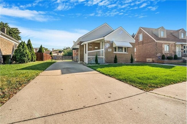 Photo - 6411 S Leclaire Ave