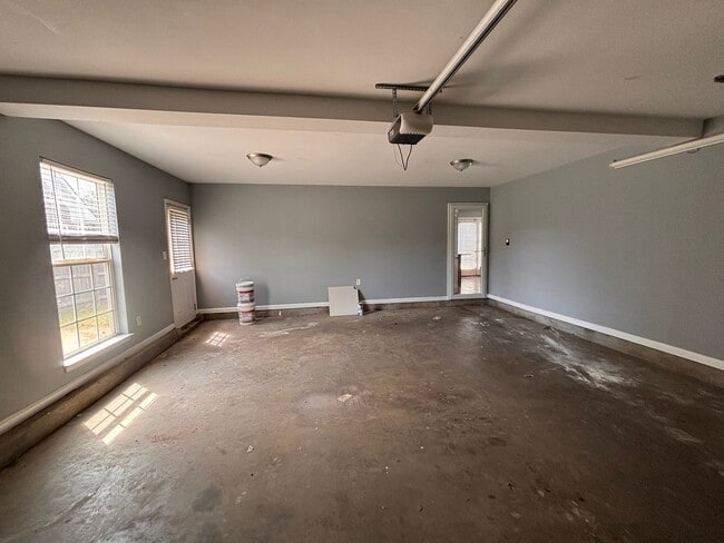 Photo - 5 Bedrooms- 3 Bathroom- House in West Rome!