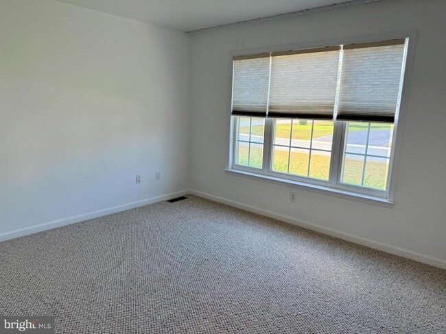 Photo - 18 Springflower Pl