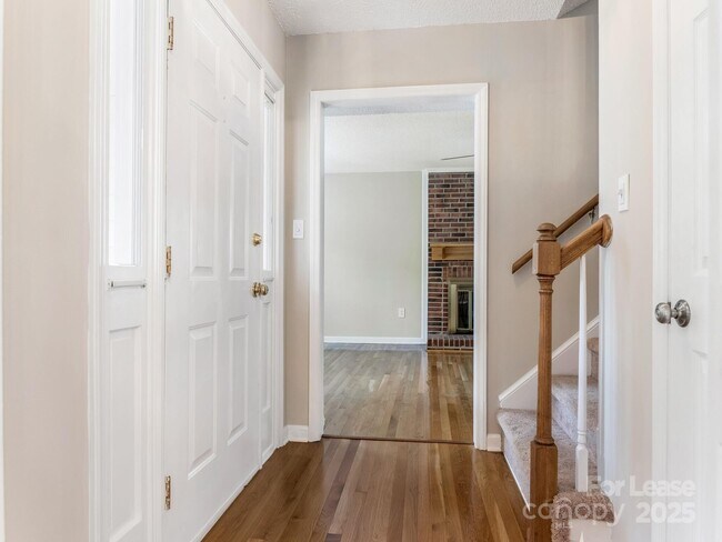 Photo - 9701 Kent Village Dr