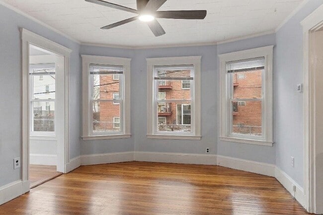 Photo - 1 Wentworth Ter