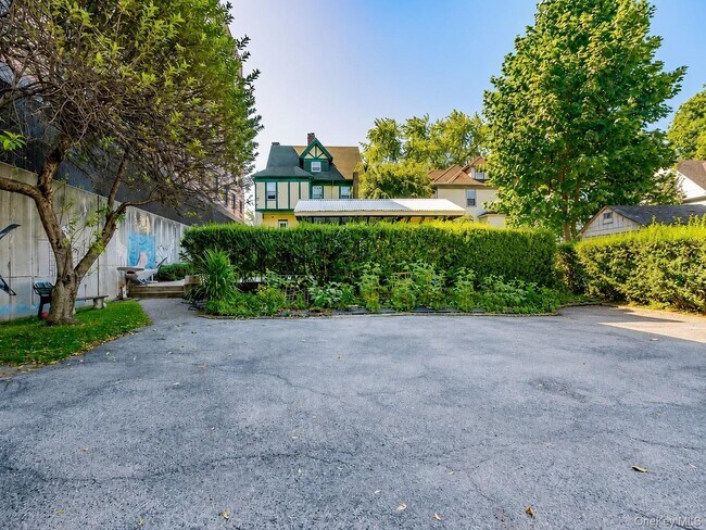 Photo - 131 Lockwood Ave