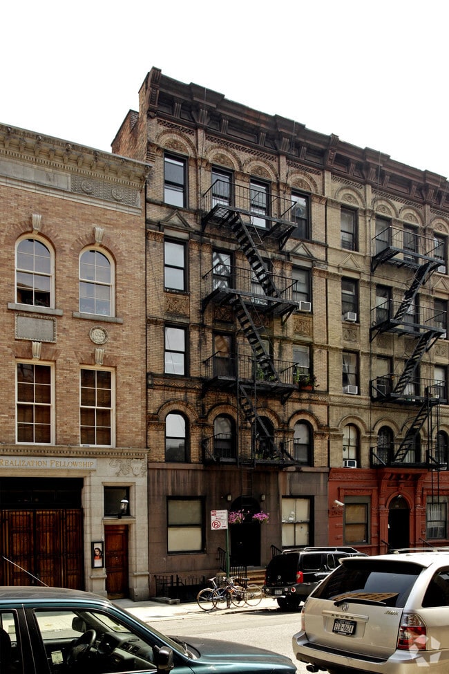 Building Photo - 219 E 28th St Rental