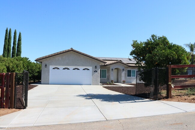 Photo - 15924 Plum Ct Casa