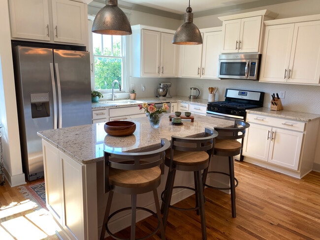 Photo - 204 Burns Ave