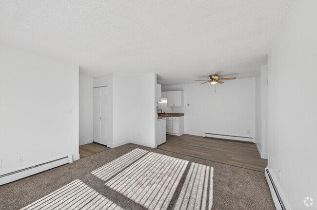 2BR, 1BA - 790SF - Kitchen/Dining Area