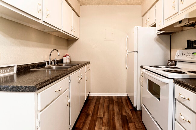 Photo - Crossroads Village Apartments