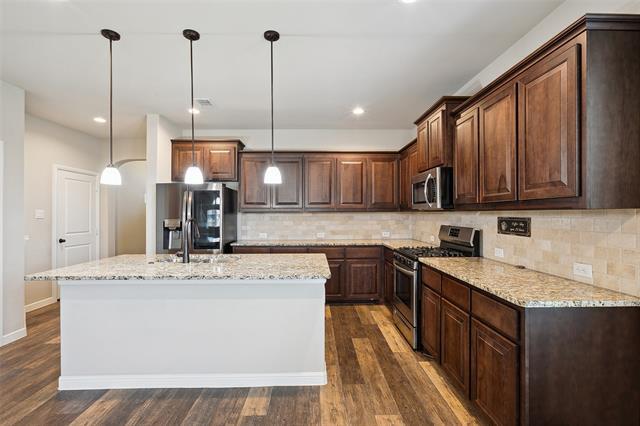 Photo - 512 Lindisfarne Ln