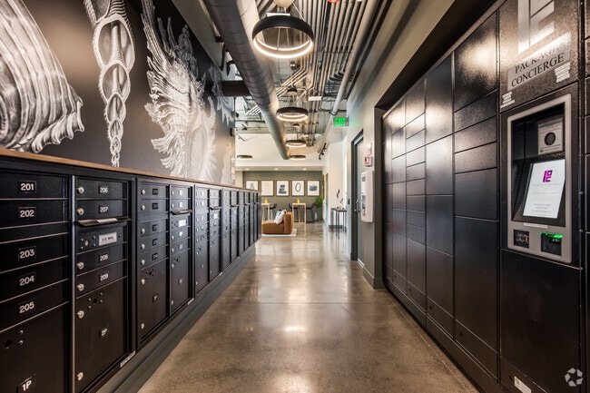 Mail Area / Parcel Lockers
