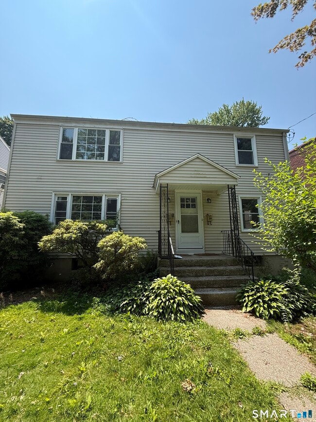Building Photo - 37 Caya Ave