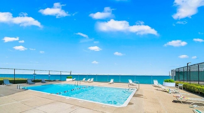 Photo - 6325 N Sheridan Rd Unidad #1701