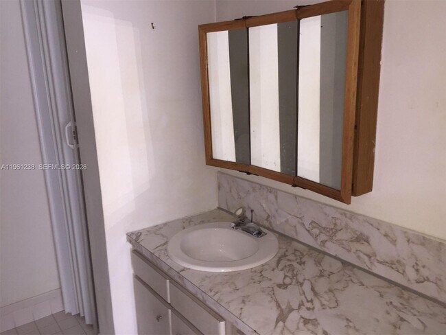 Photo - 10762 N Kendall Dr Unit I-9