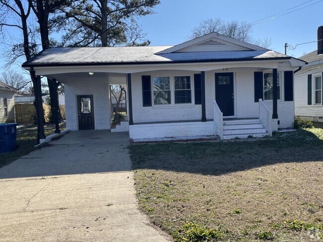 Building Photo - 816 E Divine St Rental