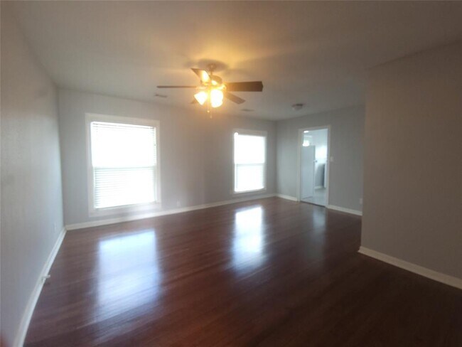 Photo - 3916 Locke Ave