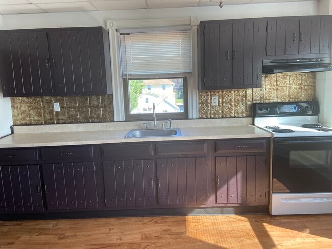 Photo - 227 Roslyn Ave Unit 2nd fl