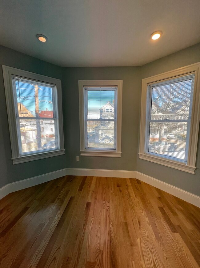 Photo - 75 Winchester St Unit 3