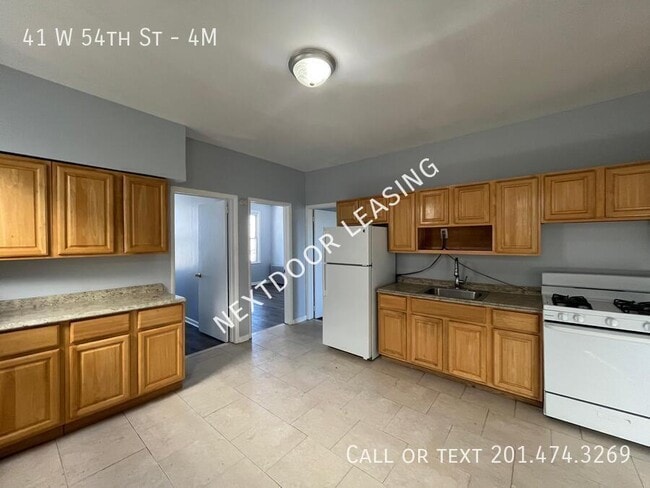 Photo - 41 W 54th St Unidad 4M