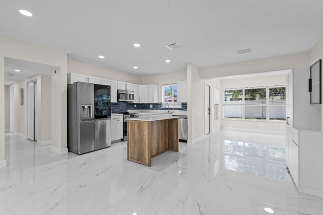 Photo - 3220 NW 4th Ct