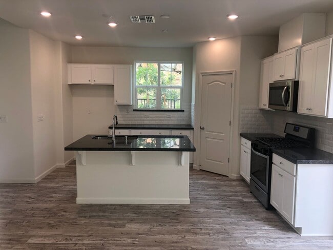 Photo - BEAUTIFUL HOME IN FOLSOM IN GATED COMMUNITY!!