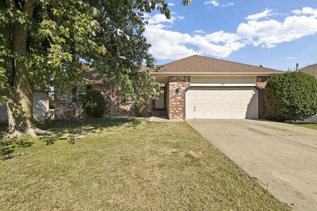 Building Photo - 4 Bed 3 Bath 2 Car Garage -In Ground Pool Rental