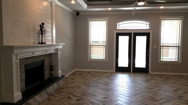 Photo - 220 Black Walnut Ct