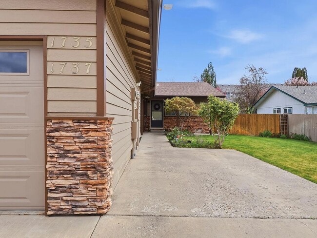 Photo - 1737-1737 NE Wichita Way Unit 1737 NE Wichita Way