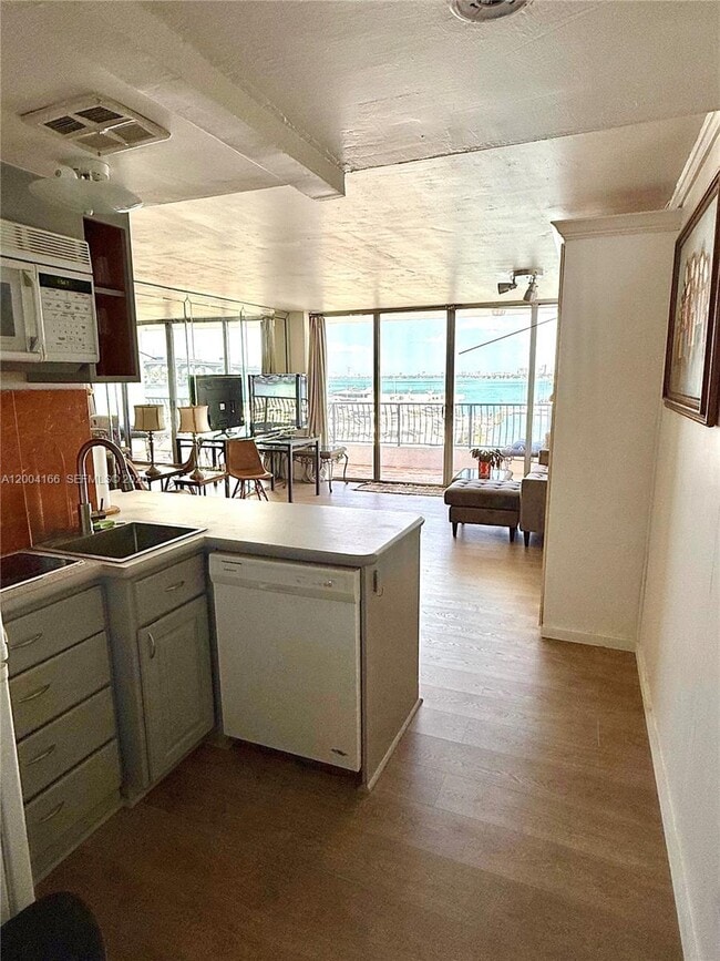 Photo - 555 NE 15th St Unit 420