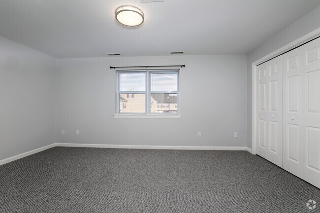 3BR, 1.5BA - 2,000SF - Bedroom