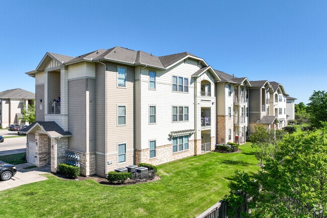 Building Photo - Four Seasons at Clear Creek