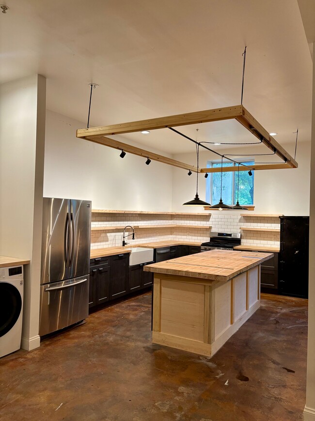 Photo - 8 Main St Unidad 8 Main St - B