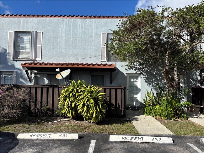 10806 N Kendall Dr