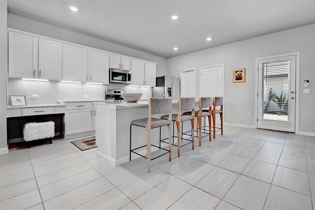 Photo - 5309a Baythorne Dr