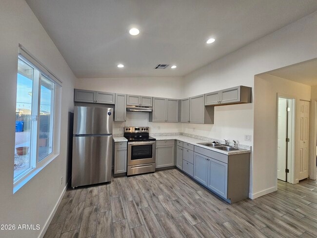 Building Photo - 4731 E Caballero St Unit 1