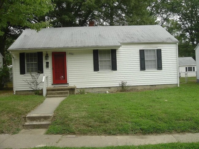 -- 3 BR/ 1 BA Three Bedroom Ranch House - -- 3 BR/ 1 BA Three Bedroom Ranch House