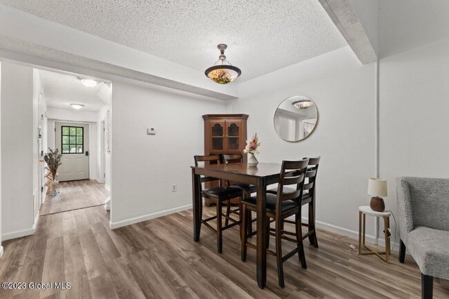 Photo - 3 Whispering Pines Rd