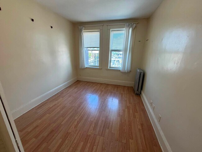 Building Photo - 178 Brighton Ave Unit 9