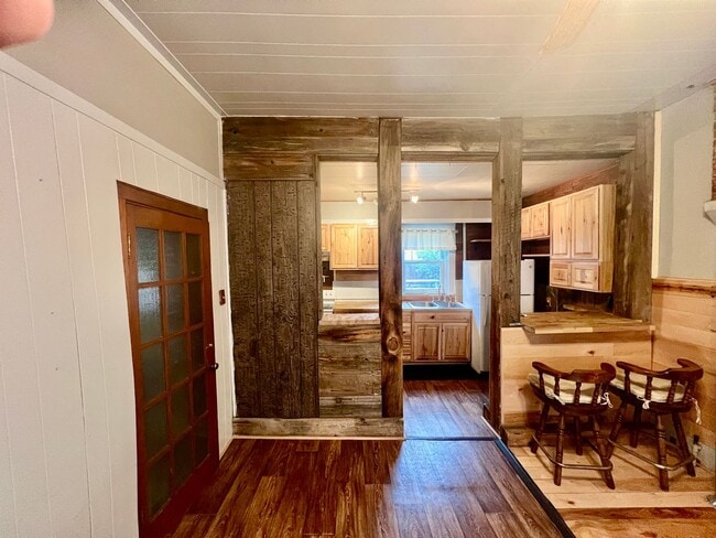 Photo - Dog Friendly, 3 Bed 1 Bath Single Family Home with Beautiful Hardwood Floors and Fenced Yard!!