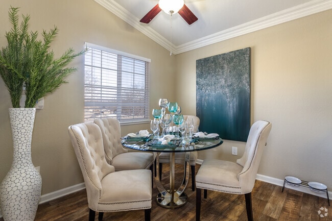 1BR, 1BA - 750SF - Sherwood at Iron Point