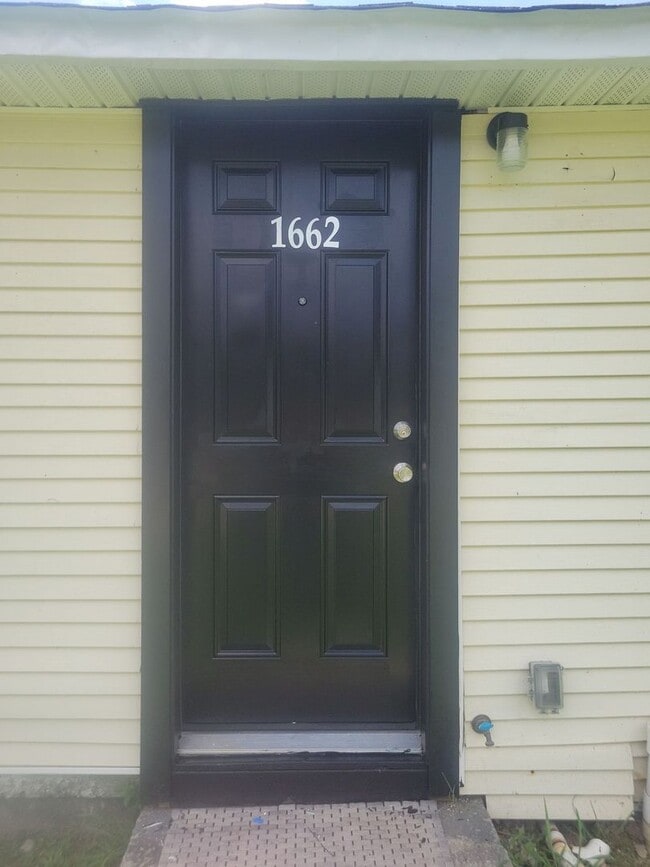 Building Photo - Newly remodeled home is located in Lancaster, SC 29720.