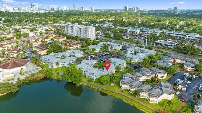 Building Photo - 1667 NE Miami Gardens Dr Unit 243 Rental