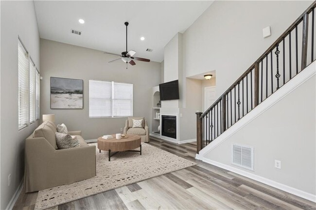 Photo - 283 Hiawassee Dr