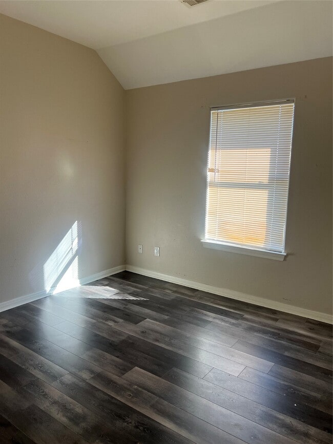 Photo - 4221 Clover St