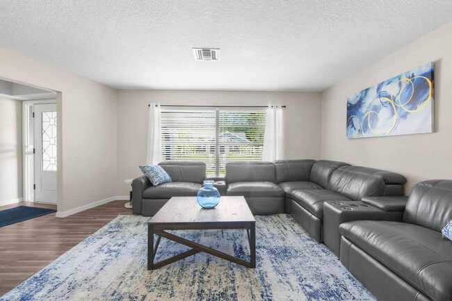 Photo - 13501 Whitby Rd Unit ID1234459P