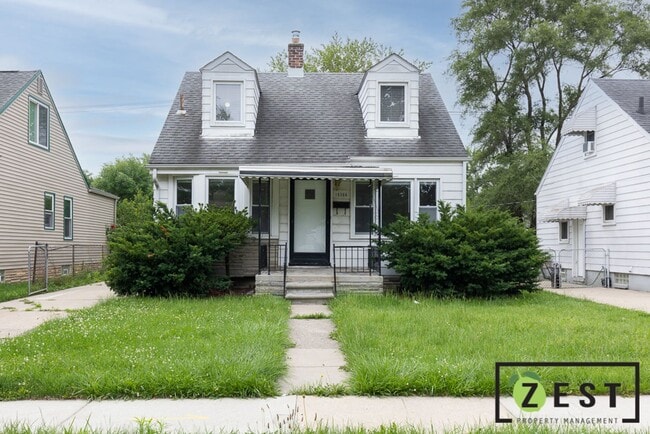 Building Photo - 19366 Woodside St