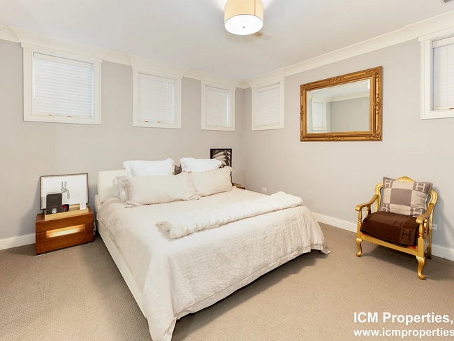 Photo - 1241 W Oakdale Ave
