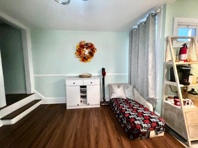 Photo - 9220 104th St